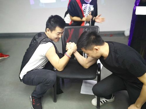 萬圣節狂歡趴 等你來“鬼混”圖片