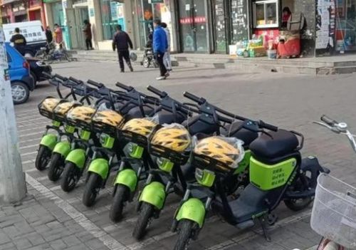 共享電單車加配頭盔 為用戶人身安全再加一道“保險杠”圖片